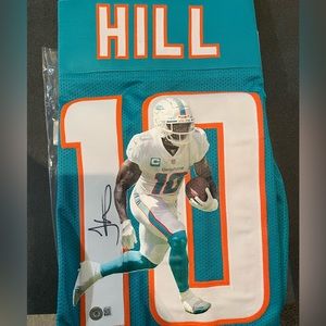 Autographed Tyreek Hill Miami Dolphins jersey